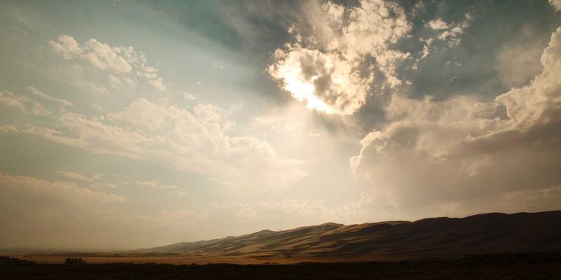 从《原神》到《幻塔》：二次元开放世界手游的赛道竞争与用户留存策略深度分析